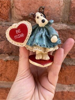 Donna Little vintage collectible! Cute Dog Figurine Red 'Be Mine' Heart.